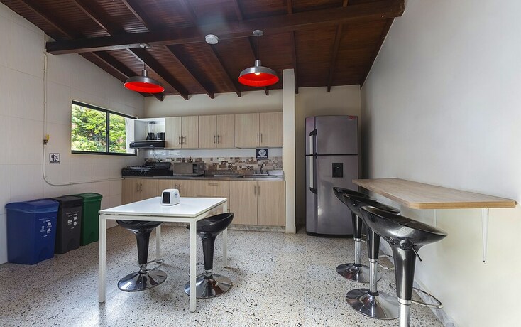 Imagen de los interiores del Hostal Living - Hostel. Foto 39