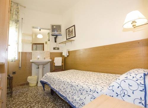 Imagen general del Hostal Lizana 2, Huesca Provincia. Foto 2