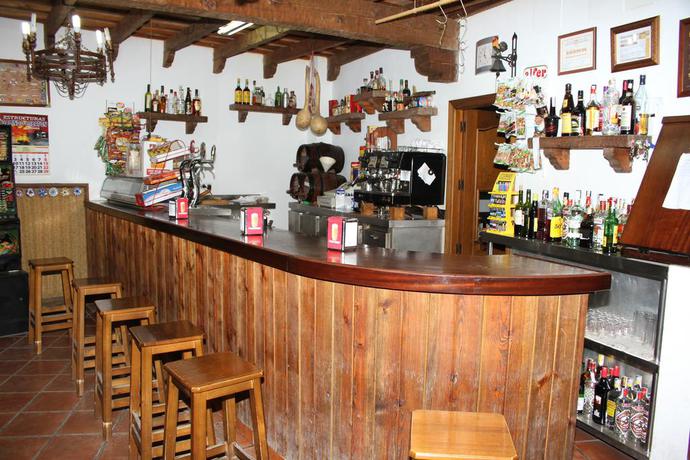 Imagen del bar/restaurante del Hostal Lojo. Foto 4