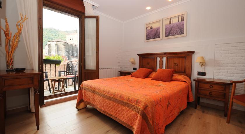 Imagen general del Hostal Lola, Isaba. Foto 9