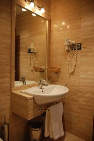 Imagen general del Hostal Los 5 Pinos, Aeropuerto Adolfo Su&aacute;rez Madrid-Barajas. Foto 5