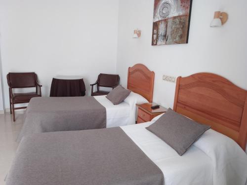 Imagen de la habitación del Hostal Los Arcos, Chipiona. Foto 14