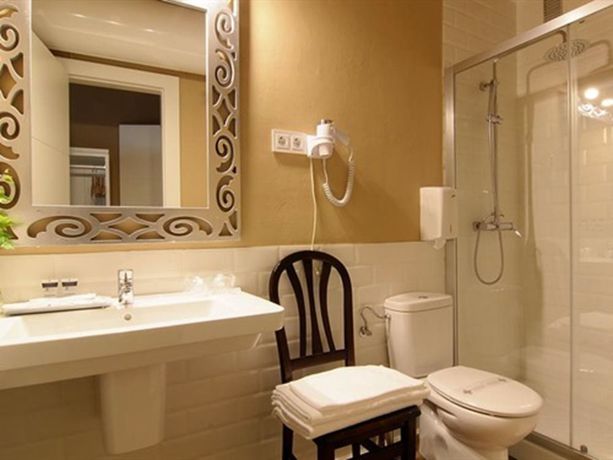 Imagen de la habitación del Hostal Los Castañuelos. Foto 4