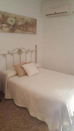 Imagen de la habitación del Hostal Los Dos Naranjos. Foto 13