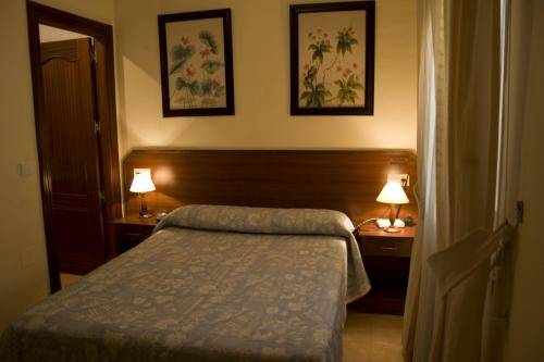 Imagen de la habitación del Hostal Los Gallos, Casabermeja. Foto 3