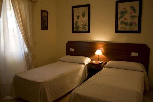 Imagen de la habitación del Hostal Los Gallos, Casabermeja. Foto 5