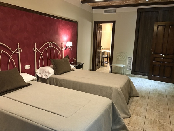 Imagen de la habitación del Hostal Los Girasoles, INIESTA. Foto 6