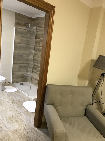 Imagen de la habitación del Hostal Los Girasoles, INIESTA. Foto 7