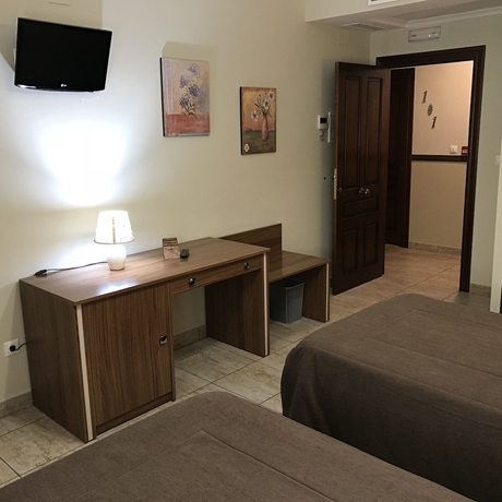 Imagen de la habitación del Hostal Los Girasoles, INIESTA. Foto 15