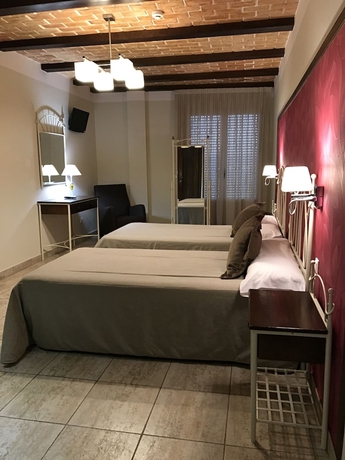 Imagen de la habitación del Hostal Los Girasoles, INIESTA. Foto 18