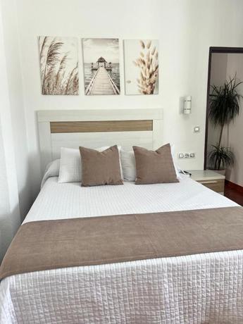 Imagen de la habitación del Hostal Los Mellizos, Conil de la Frontera. Foto 2