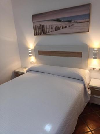 Imagen de la habitación del Hostal Los Mellizos, Conil de la Frontera. Foto 3