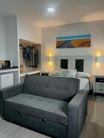 Imagen de la habitación del Hostal Los Mellizos, Conil de la Frontera. Foto 5