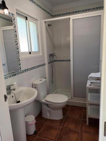 Imagen de la habitación del Hostal Los Mellizos, Conil de la Frontera. Foto 6