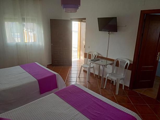 Imagen de la habitación del Hostal Los Mellizos, Conil de la Frontera. Foto 7
