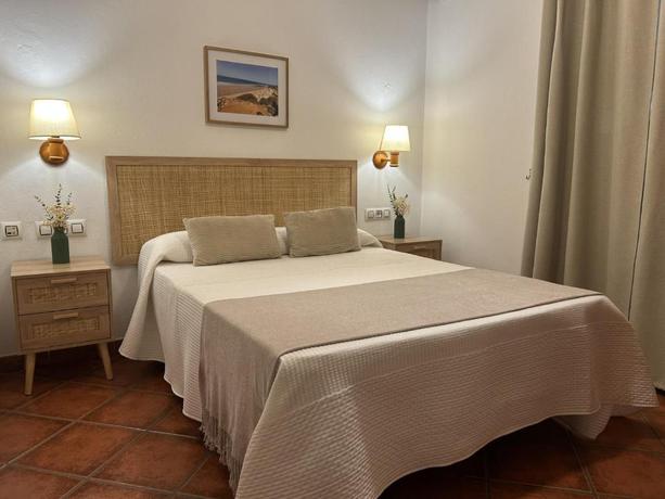 Imagen de la habitación del Hostal Los Mellizos, Conil de la Frontera. Foto 8