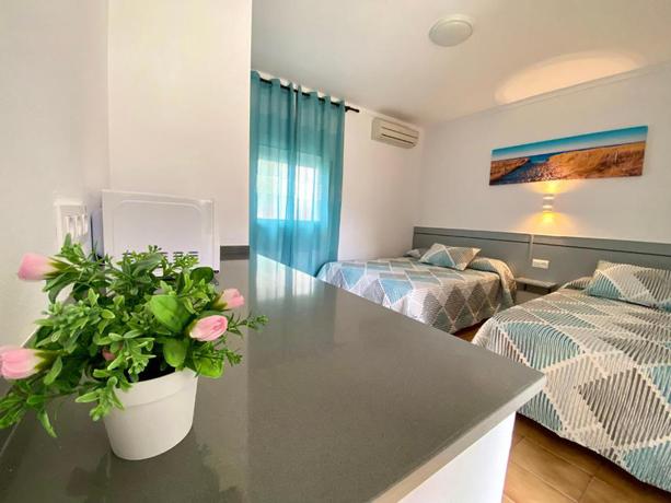 Imagen de la habitación del Hostal Los Mellizos, Conil de la Frontera. Foto 12