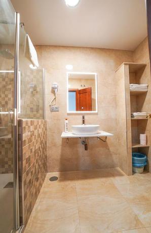 Imagen de la habitación del Hostal Los Mellizos, Conil de la Frontera. Foto 13