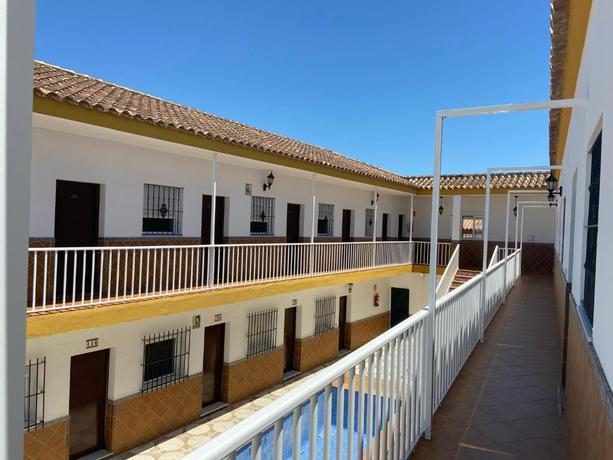Imagen de los exteriores del Hostal Los Mellizos, Conil de la Frontera. Foto 23