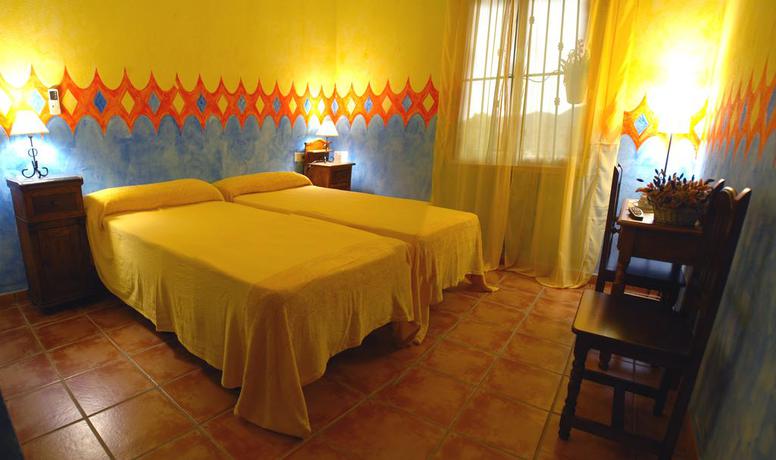 Imagen de la habitación del Hostal Los Molinos, Sanl&uacute;car de Guadiana. Foto 9
