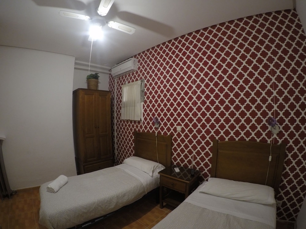 Imagen de la habitación del Hostal Los Perales, Malasaña. Foto 9
