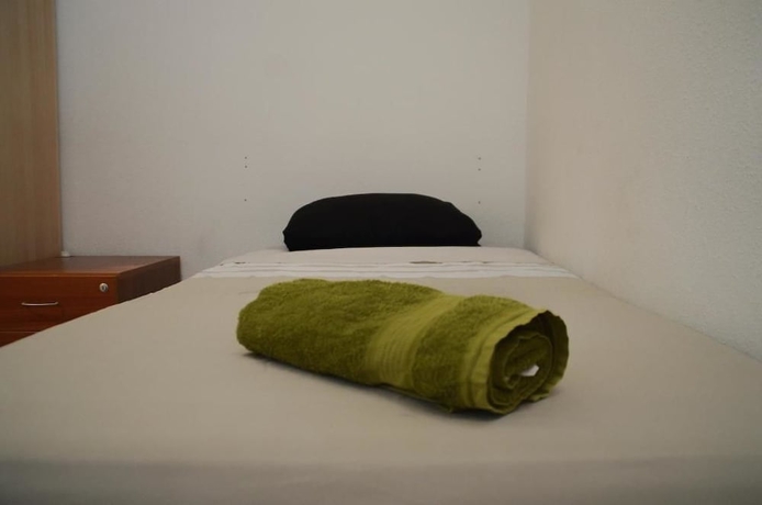 Imagen de la habitación del Hostal Los Perales, Malasaña. Foto 14