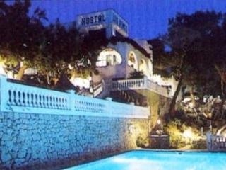 Imagen general del Hostal Los Pinos, Cala Sant Vicen&ccedil;. Foto 11