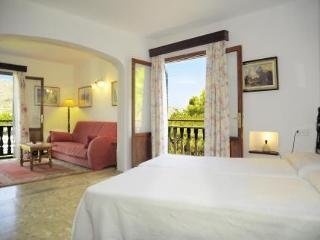 Imagen de la habitación del Hostal Los Pinos, Cala Sant Vicen&ccedil;. Foto 25