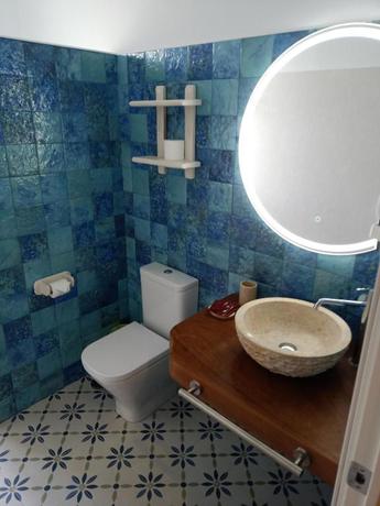 Imagen de la habitación del Hostal Los Pinos, Los Ca&ntilde;os de Meca. Foto 2