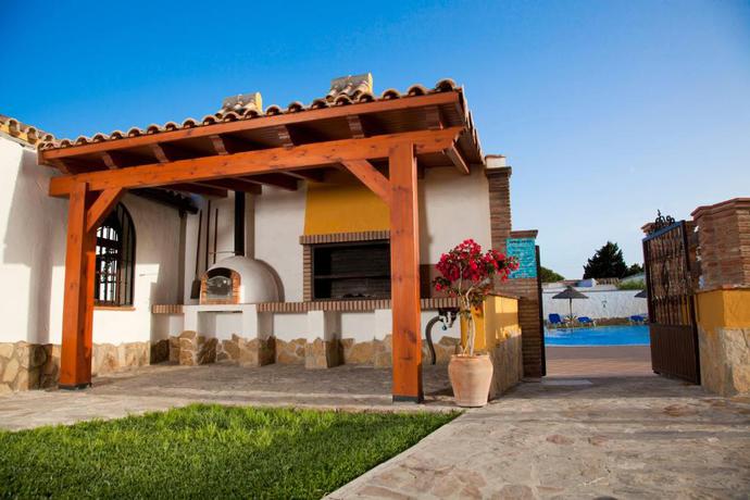 Imagen de los interiores del Hostal Los Pinos, Los Ca&ntilde;os de Meca. Foto 8