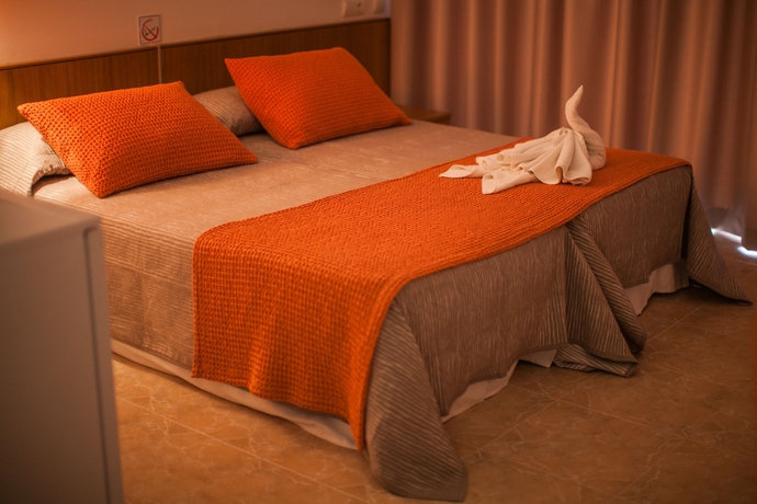 Imagen de la habitación del Hostal Los Pinos, Playa es Caná. Foto 4