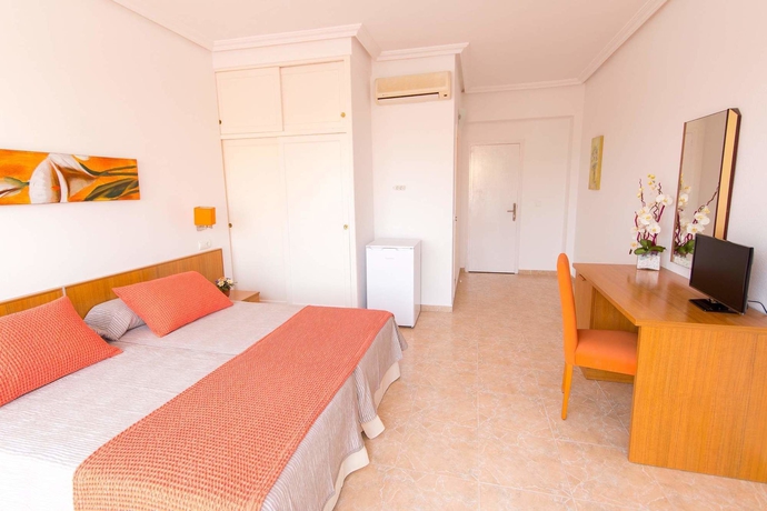 Imagen de la habitación del Hostal Los Pinos, Playa es Caná. Foto 6