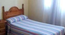 Imagen de la habitación del Hostal Los Robles, Ayamonte. Foto 4