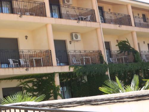 Imagen de la habitación del Hostal Los Rosales, Alcaraz. Foto 14