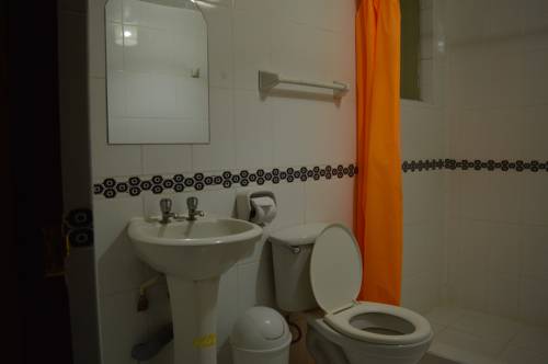 Imagen de la habitación del Hostal Los Uros. Foto 5