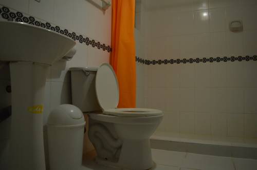 Imagen de la habitación del Hostal Los Uros. Foto 6