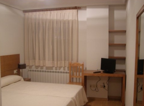 Imagen de la habitación del Hostal Los Villares. Foto 12