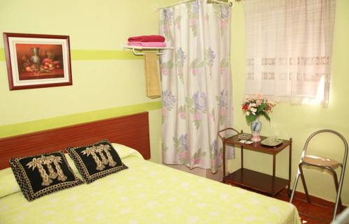Imagen de la habitación del Hostal Loyola. Foto 4