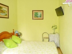 Imagen de la habitación del Hostal Loyola. Foto 7