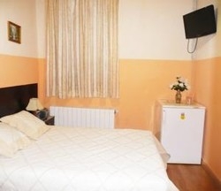 Imagen de la habitación del Hostal Loyola. Foto 8