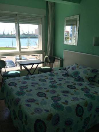 Imagen de la habitación del Hostal Lucy, Santander. Foto 5