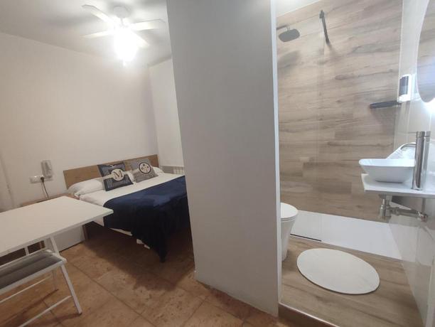 Imagen general del Hostal Lucy, Santander. Foto 1