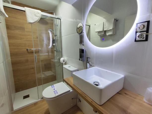 Imagen general del Hostal Lucy, Santander. Foto 3