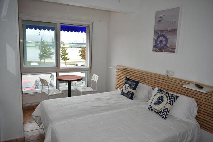 Imagen general del Hostal Lucy, Santander. Foto 10