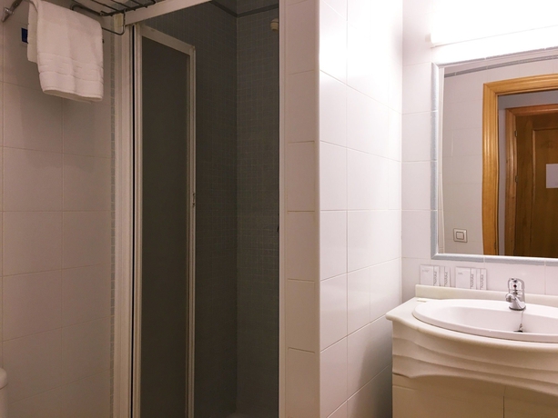 Imagen de la habitación del Hostal Luz Vejer Hospedería. Foto 9