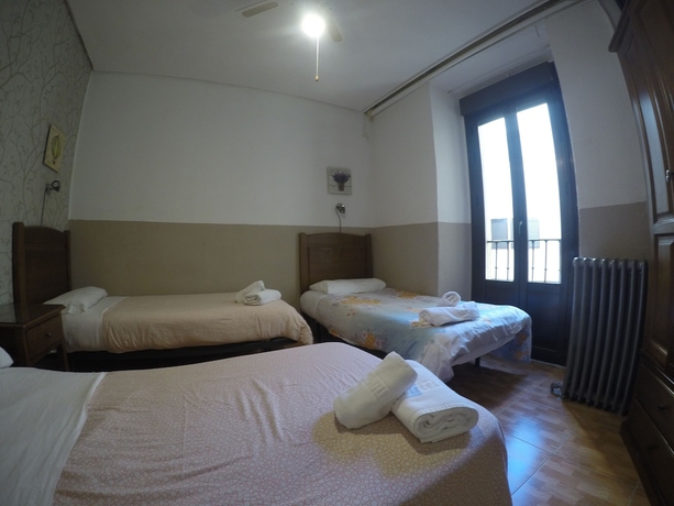 Imagen de la habitación del Hostal MYD Los Perales. Foto 7