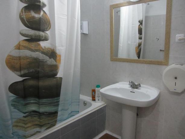 Imagen general del Hostal Málaga Inn, Torremolinos. Foto 5