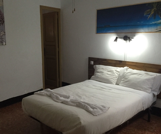 Imagen de la habitación del Hostal Macaya. Foto 7