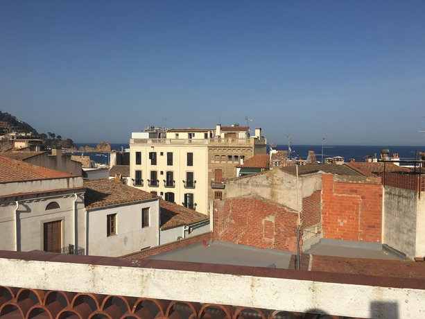 Imagen general del Hostal Macaya. Foto 2