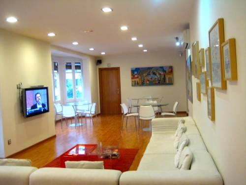 Imagen general del Hostal Madrazo, Sarri&agrave;-Sant Gervasi. Foto 4
